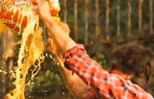 IN PICS: जन्माष्टमी पर कृष्णमय हुआ देश, बॉलीवुड के ''किंग'' शाहरुख खान ने ऐसे फोड़ी मटकी