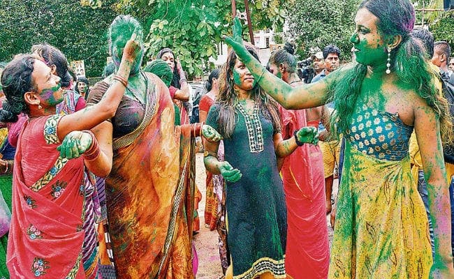 Section 377: सुप्रीम कोर्ट का ऐतिहासिक फैसला, दुनियाभर की मीडिया ने दिल खोलकर किया स्वागत