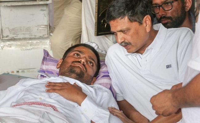 अनशन के 14वें दिन हार्दिक की हालत बिगड़ी, आईसीयू में कराया गया भर्ती