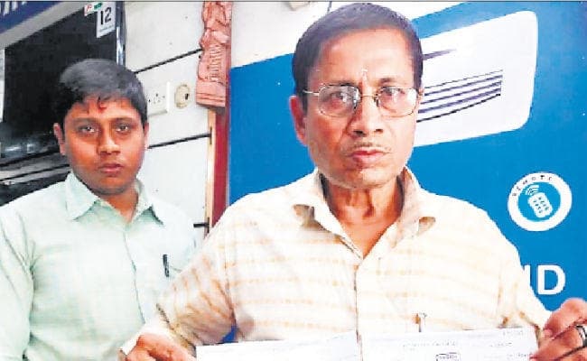 दुर्गापुर : मोबाइल टावर लगाने के नाम पर ठगी, फर्जी एजेंट को लोगों ने बनाया बंधक