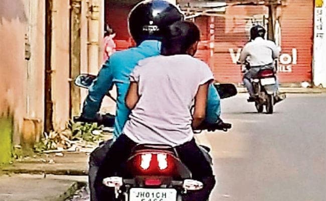 रांची : खून बेचनेवाले गैंग का खुलासा, किशोरी सहित तीन गिरफ्तार