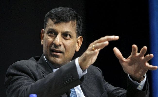 रघुराम राजन ने BAD LOAN के लिए मोदी-मनमोहन सरकार को जिम्मेदार बताया
