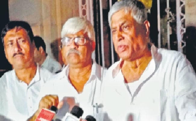 कोलकाता : राज्यपाल से मिला वाम-कांग्रेस प्रतिनिधिमंडल