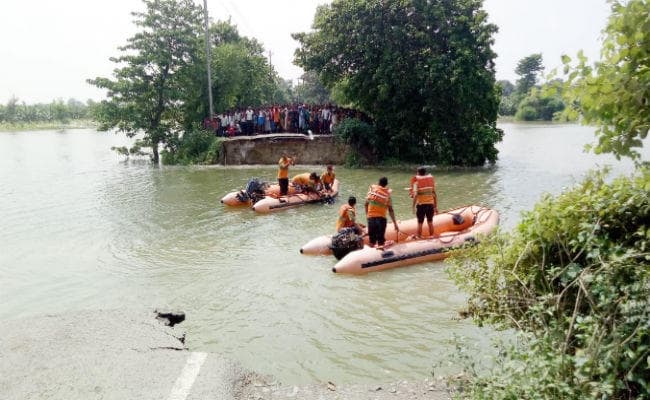 VIDEO : विक्रमशिला सेतु पहुंच पथ का ब्रांच रोड ध्वस्त, सवारी समेत बह गया बोलेरो! सर्च ऑपरेशन में जुटी SDRF की टीम