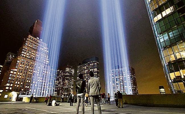 9/11 की याद में जमीन से आसमान तक हुआ रोशन