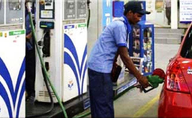 आज फिर बढ़ी पेट्रोल और डीजल की कीमत, बोले पीयूष गोयल- उत्पाद शुल्क कटौती से समस्या और उलझेगी
