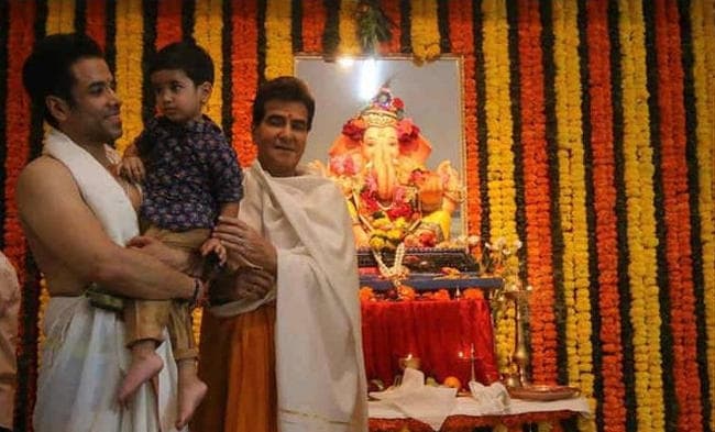 गणेश चतुर्थी पर रवीना, शिल्पा, संजू, तुषार सहित बॉलीवुड ने ऐसे किया गणपति का स्वागत