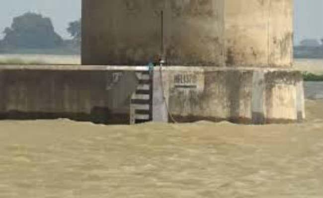 गंगा नदी में गिर रहा है पानी का स्तर