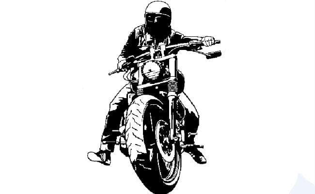 ट्रैफिक पुलिस को गालियां देकर फुर्र हुए बाइकर्स, शर्म से महिला पुलिसकर्मियों ने झुकाया सिर, बाकी खिसिआते रहे