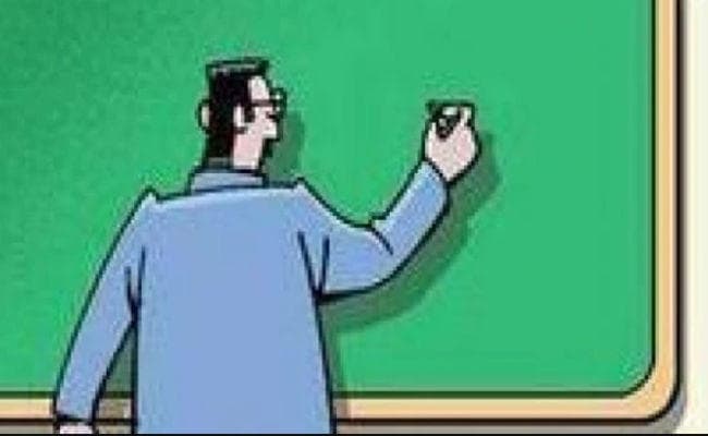 पटना : स्कूलों के औचक निरीक्षण के दौरान गायब मिले 30 शिक्षक