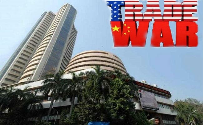 US-China Trade War गहराने से सहमे शेयर बाजार, एक महीने के निचले स्तर पर आया सेंसेक्स