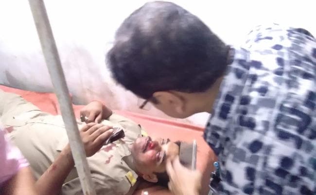 Koderma : प्रतिमा विसर्जन के दौरान जयपुर में दो गुटों में हिंसा, आधा दर्जन पुलिसकर्मी घायल