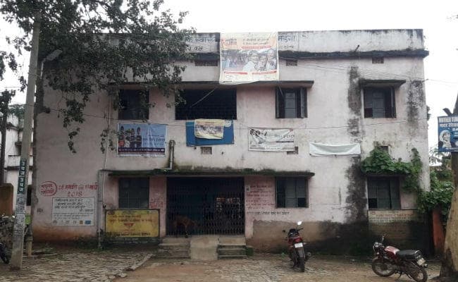 कोलेबिरा में छह माह से सामुदायिक स्वास्थ्य केंद्र से गायब हैं दो चिकित्सक