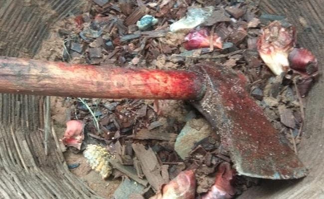 शादीशुदा बेटी के प्रेमी की कुल्हाड़ी से काटकर हत्या