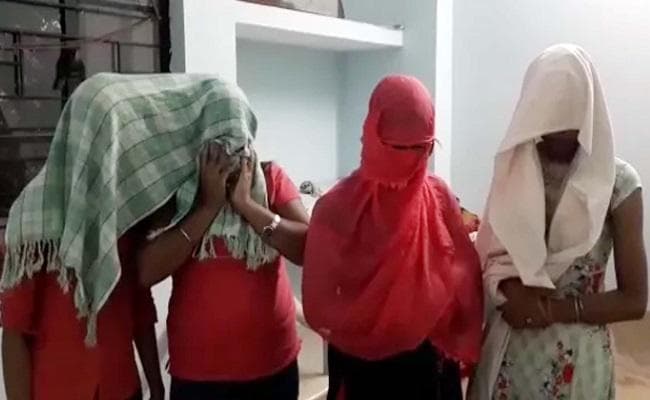 पटना के इस होटल में चल रहा था सेक्स रैकेट, 4 शादीशुदा महिलाओं के साथ 6 गिरफ्तार