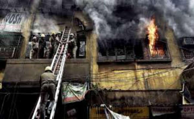बागड़ी मार्केट अग्निकांड : बीत गये एक सप्ताह पर नहीं मिले आरोपी, आरोपियों के खिलाफ वारंट व लुकआउट नोटिस जारी करने के बावजूद नहीं मिल रहा सुराग