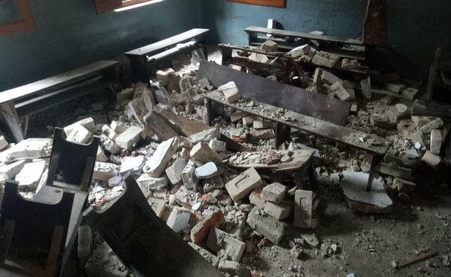 बिहार के इस स्कूल में बच्चे कर रहे थे पढ़ाई तभी गिरी छत, हादसे में एक की मौत, दर्जनों घायल