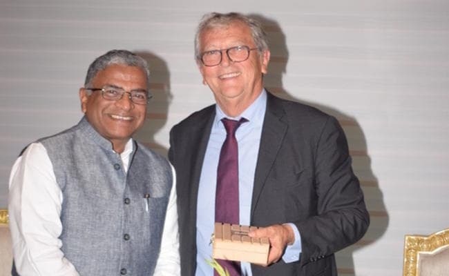 राज्यसभा के उपसभापति हरिवंश से फ्रांसीसी सीनेट के प्रतिनिधिमंडल ने की मुलाकात