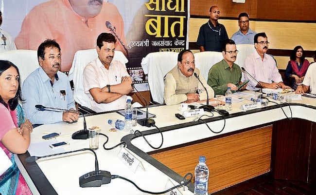 रांची : मुख्यमंत्री जनसंवाद सीधी बात कार्यक्रम में मुख्यमंत्री ने की उपायुक्तों से बात, अर्धनिर्मित भवनों पर सीएम ने मांगी रिपोर्ट