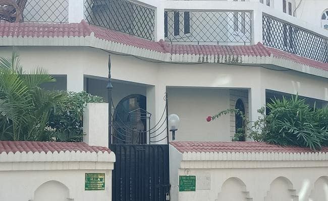 लालू के करीबी राजद विधायक के ठिकानों पर आयकर विभाग की छापेमारी