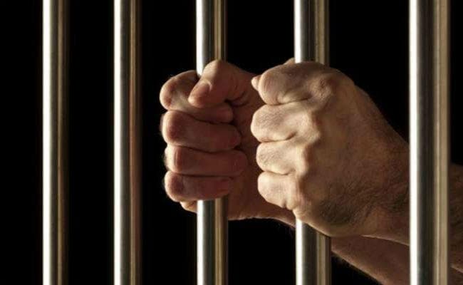 चाईबासा : दुष्कर्म मामले में पिता को उम्रकैद और बेटे को 12 वर्ष कैद की सजा मिली