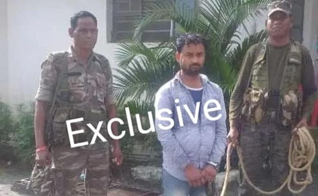 Jharkhand : पीएलएफआइ के एरिया कमांडर का सहयोगी दीपक ठाकुर हथियार के साथ लोहरदगा से गिरफ्तार