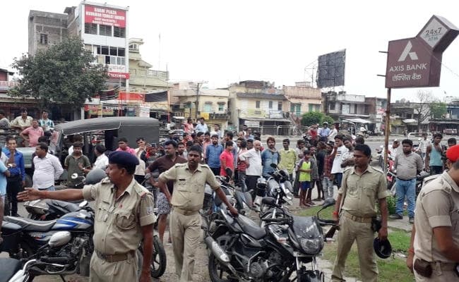 धनबाद में एक्सिस बैंक से 20 लाख रुपये की लूट