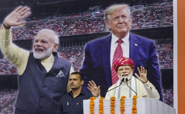 PM मोदी ने साबरमती आश्रम में राष्ट्रपिता को दी श्रद्धांजलि, कहा- दुनिया में भारत की प्रतिष्ठा बढ़ी