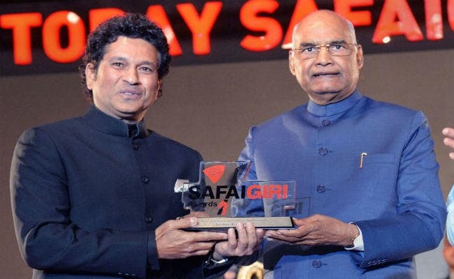 सचिन तेंदुलकर स्वच्छता एंबेसडर पुरस्कार से सम्मानित