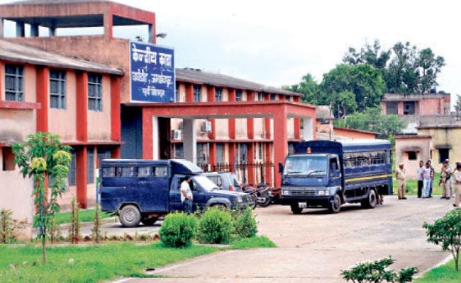 जमशेदपुर : जेल के 12 बंदियों ने की है कलश स्थापना