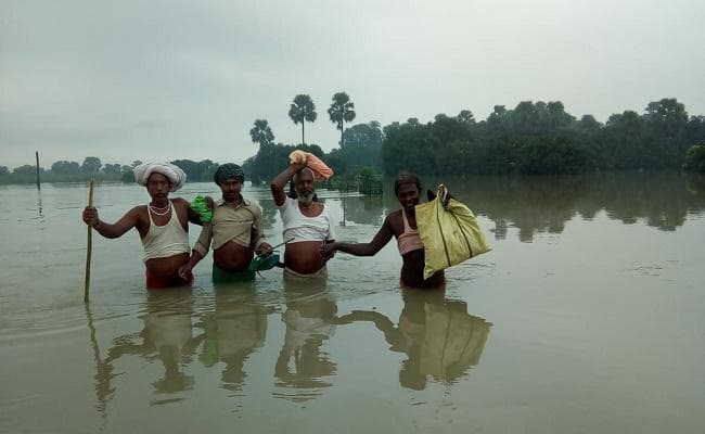 बिहार : रावण की लंका डूबी, बाढ़ ने राम-दशरथ, जनक सबको दिया ”वनवास”