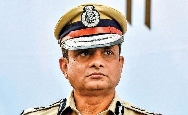 सारधा घोटाला : कोलकाता के पूर्व पुलिस कमिश्नर राजीव कुमार ने कोर्ट में किया सरेंडर