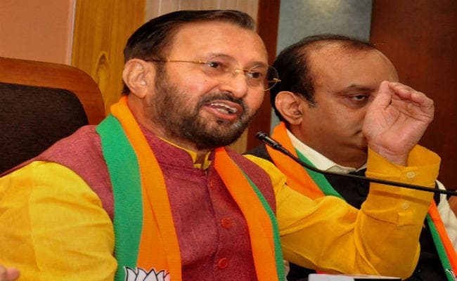 केंद्रीय मंत्री प्रकाश जावड़ेकर ने कहा, अर्थव्यवस्था को लेकर परेशान होने की जरूरत नहीं