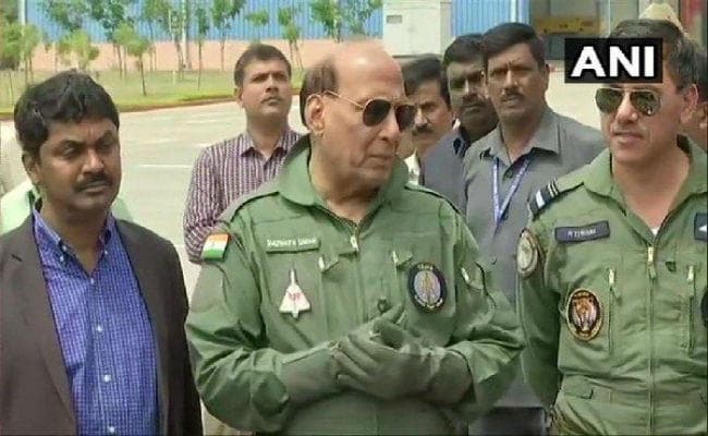रक्षा मंत्री राजनाथ सिंह दशहरा के अवसर पर पेरिस में करेंगे शस्त्र पूजा, राफेल में भरेंगे उड़ान
