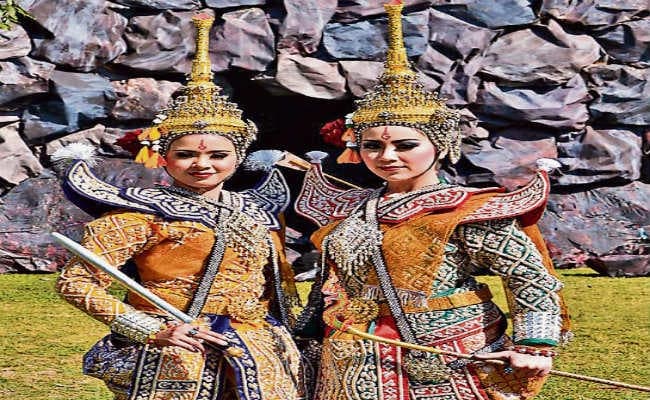 सगुण तुलसी के भी राम हैं, निर्गुण कबीर के भी राम