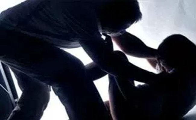 ....जब ओडिशा विधानसभा के पास बहन के साथ धरने पर बैठी महिला से बलात्कार का प्रयास करने लगा व्यक्ति, गिरफ्तार