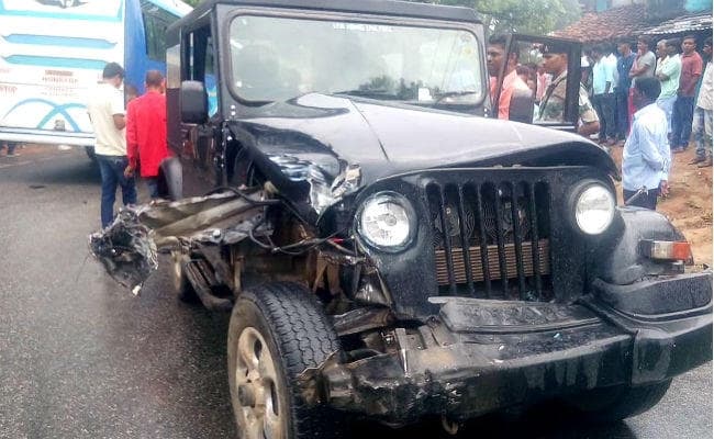 तेली समाज के केंद्रीय अध्यक्ष अरुण की जीप को बस ने मारी टक्कर, जीप के उड़े परखच्चे, बाल-बाल बचे अरुण