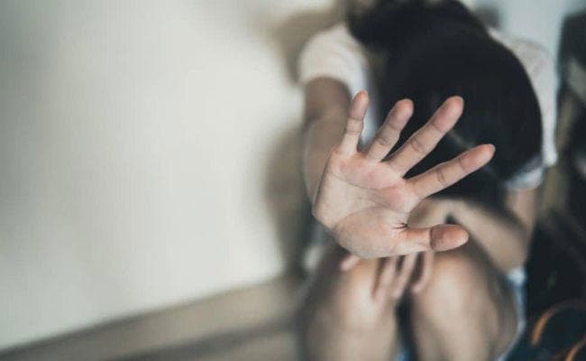 ओडिशा विधानसभा पर धरना दे रही महिला के टेंट में घुसकर रेप की कोशिश