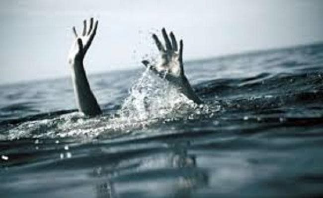 मूर्ति विसर्जन के दौरान गंडक में डूबने के बाद युवक लापता