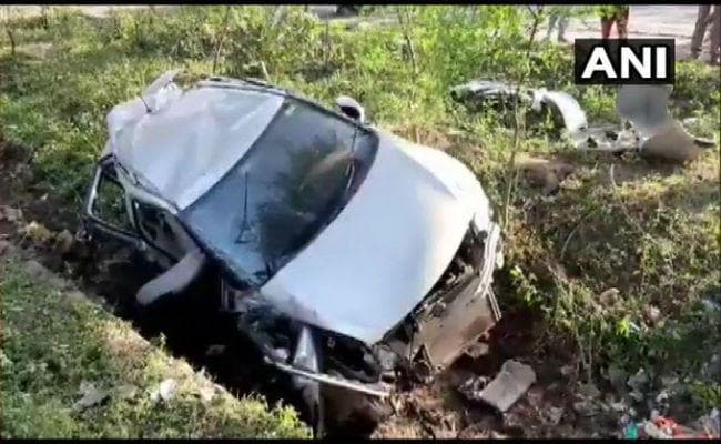 मध्य प्रदेशः कार अनियंत्रित होकर पेड़ से टकरायी, राष्ट्रीय स्तर के चार हॉकी खिलाड़ियों की मौत