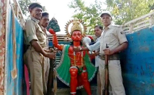 ''बजरंगबली'' को कब्जे में लेकर थाने ले गयी पुलिस, थाने में ही अभी रहेंगे ''भगवान'', ...जानें क्या है मामला?