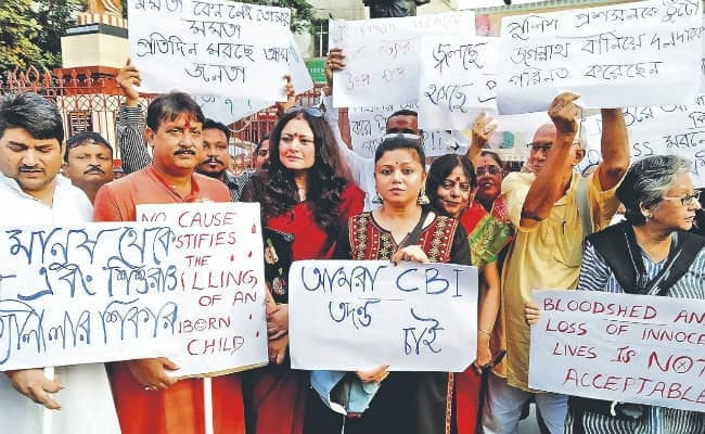 बंगाल में बिगड़ी कानून व्यवस्था के खिलाफ सड़क पर उतरे भाजपा समर्थित बुद्धिजीवी