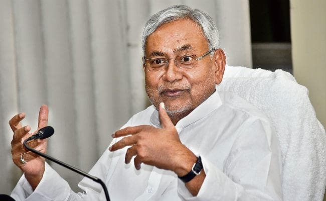 पटना : नष्ट फसलों की एक सप्ताह में दें रिपोर्ट : सीएम नीतीश कुमार