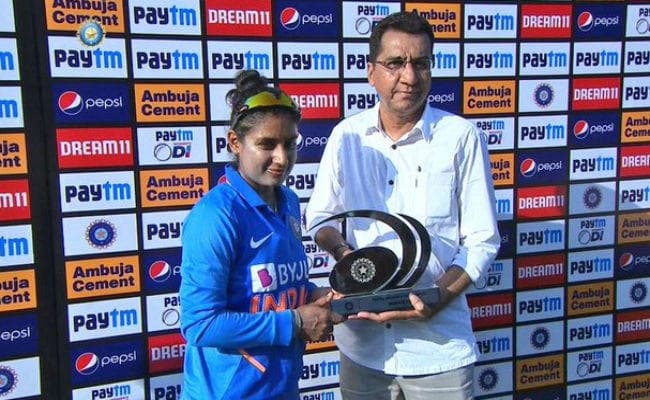 मिताली राज हुई ट्रोल, तो महिला क्रिकेटर ने दे दिया करारा जवाब