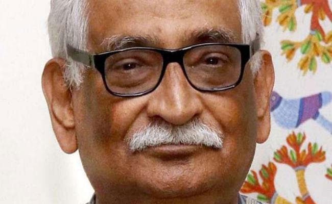 अयोध्या : धवन ने राम के जन्मस्थल को दर्शाने वाला नक्शा फाड़ा, कहा- कोर्ट की मर्जी से फाड़ा