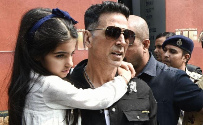 Housefull 4 Promotion : बेटी नितारा संग दिखे अक्षय कुमार, ये सितारे भी पहुंचे दिल्ली