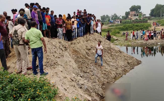 कोडरमा : नाबालिग का शव मिला, भीड़ ने मां की ही कर दी पिटाई