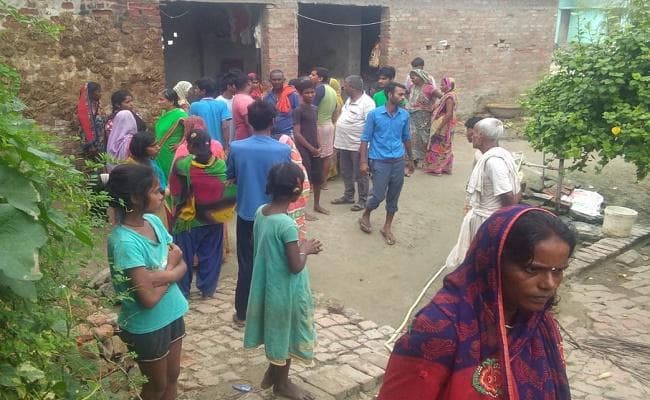 घरेलू कलह में पति ने गला रेतकर पत्नी को मौत के घाट उतारा, मासूम बेटियों ने कहा…