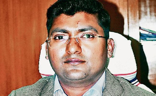 साहिबगंज उपायुक्त द्वारा महिला चिकित्सक से बदतमीजी मामला: डॉ पुष्पम ने कहा, मैंने किसी उपायुक्त का ऐसा आचरण नहीं देखा