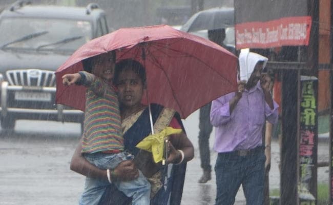 VIDEO : भारी बारिश से कोयलांचल में जनजीवन अस्त-व्यस्त